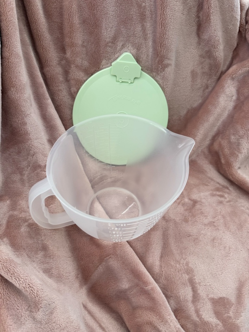 🦋Tupperware Classic Mix-N-Store Pitcher with Mint Green lid BPA Free NEW - Picture 7 of 8